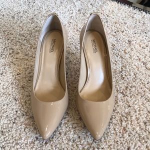 NWT Michael Kors heel